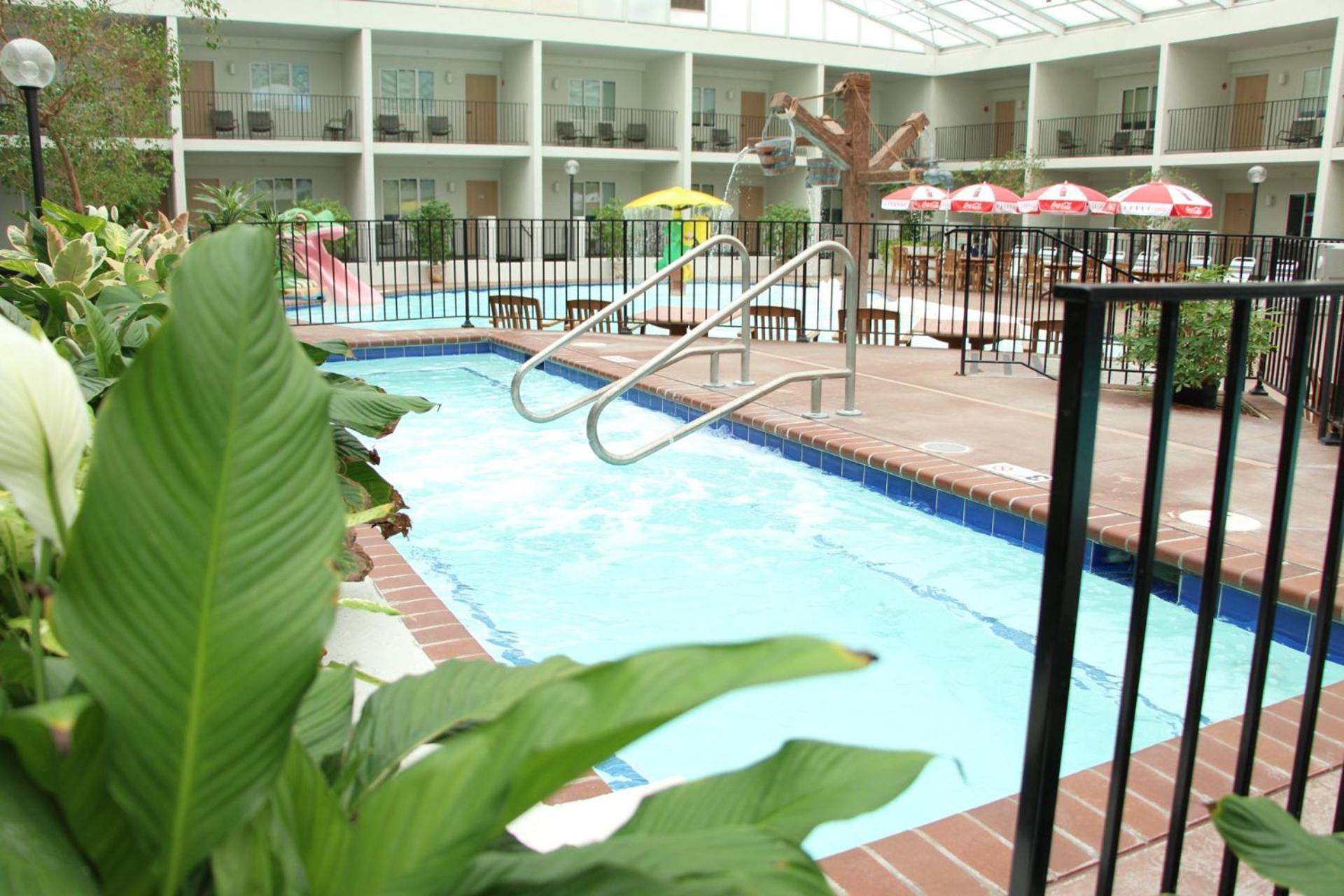 Adventureland Inn Altoona Exteriör bild