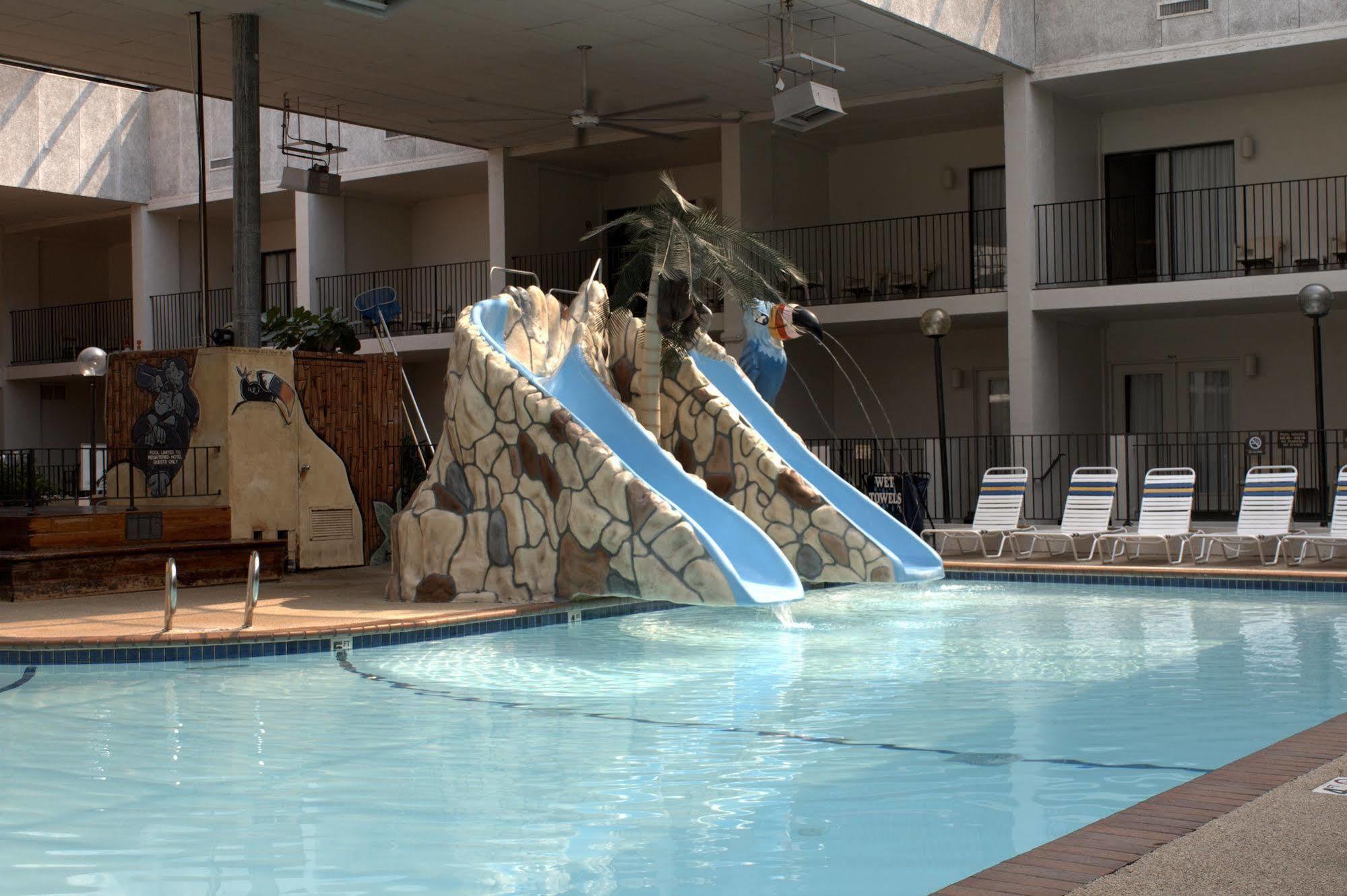 Adventureland Inn Altoona Exteriör bild